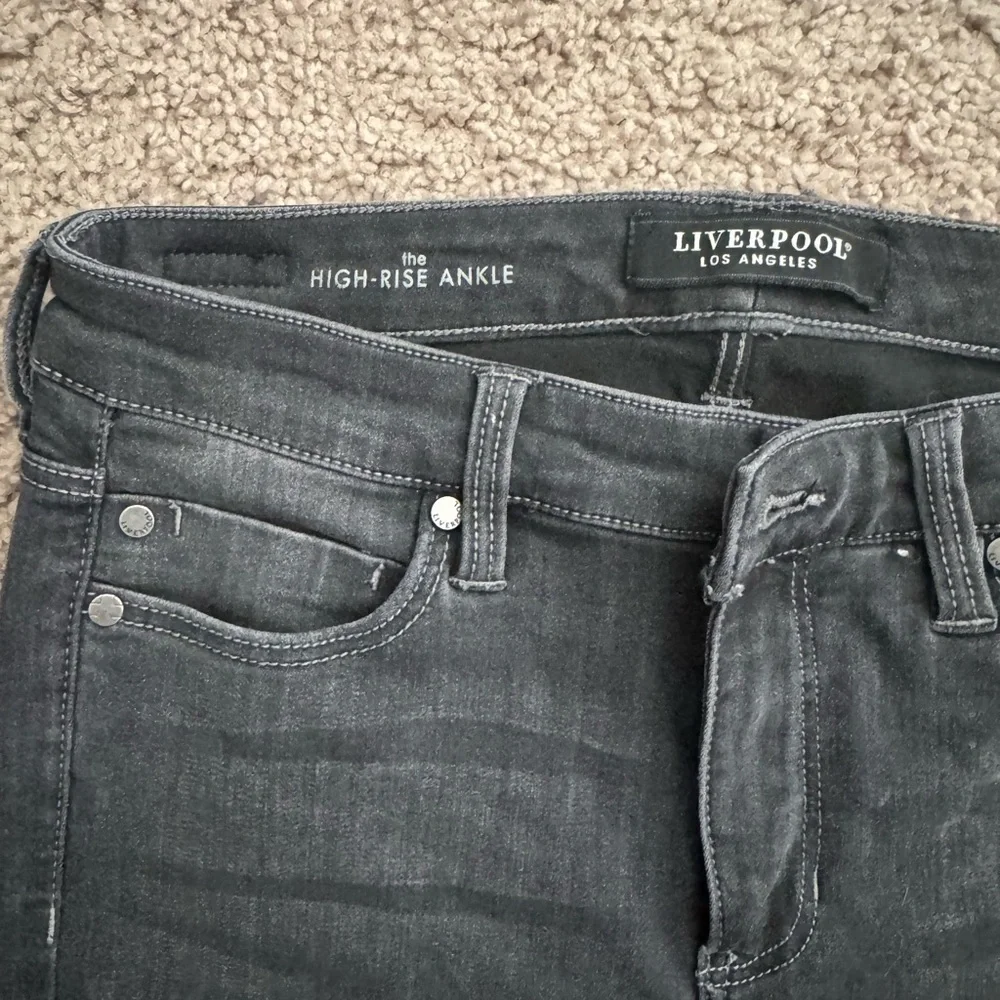 Liverpool Classic Black Women's Jeans - Picture 3 of 4